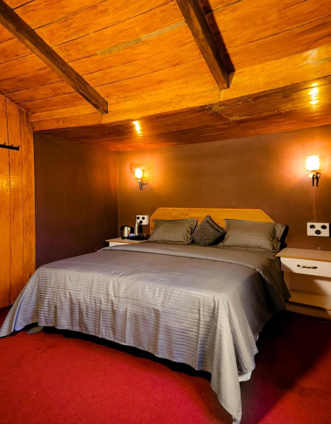 Woodhouse Hotel Ooty Buitenkant foto